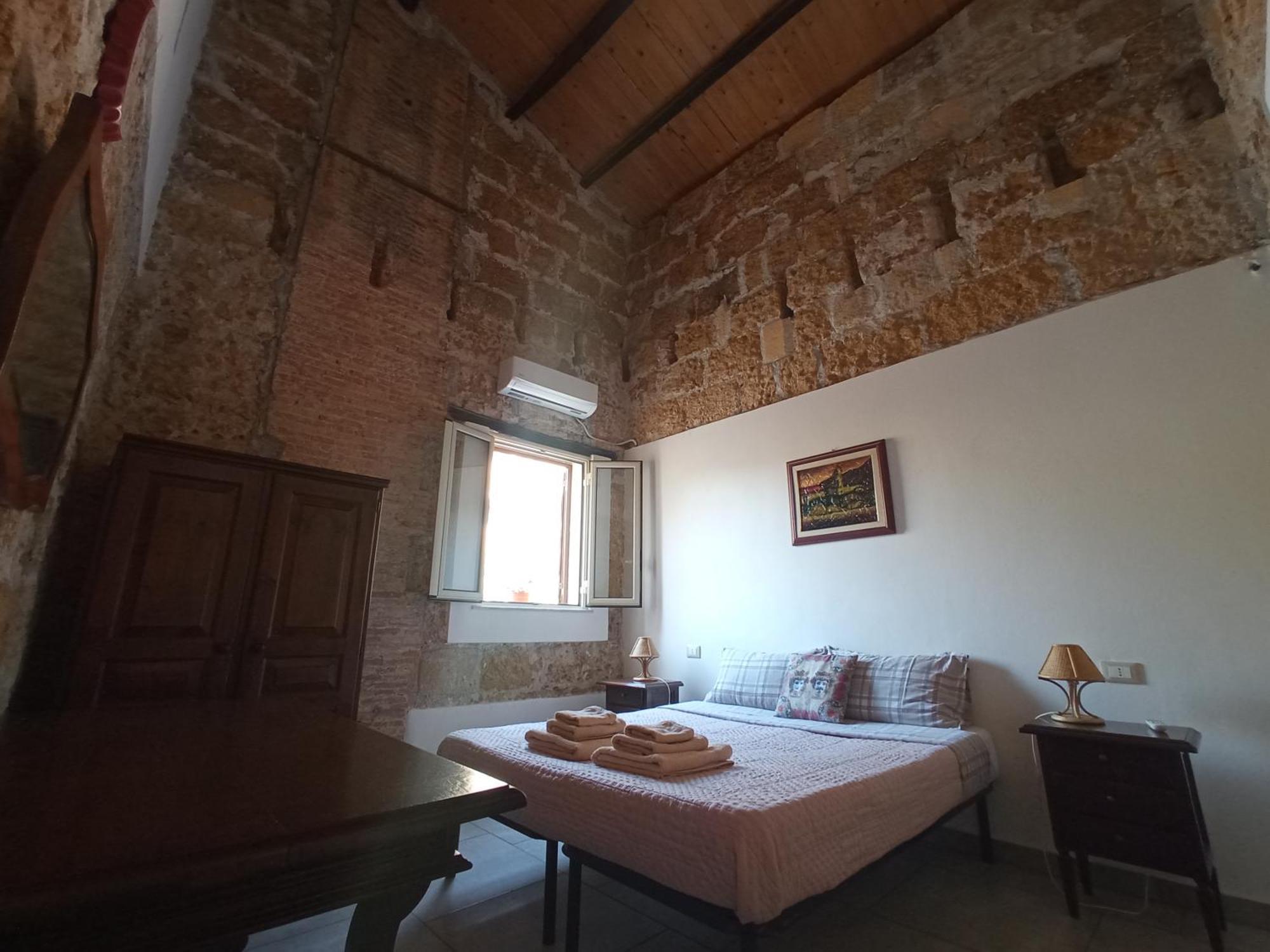 Zyz Apartments La Kalsa Palermo Luaran gambar