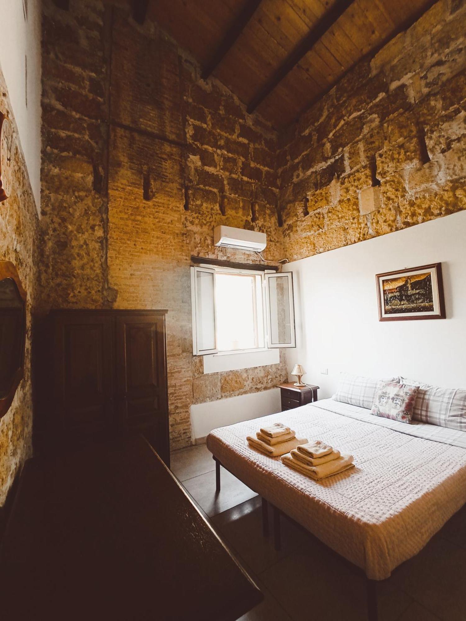 Zyz Apartments La Kalsa Palermo Luaran gambar